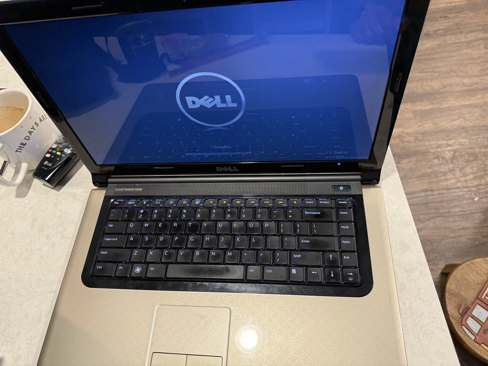 For parts! Dell Inspiron 1564 Laptop – 15.6” – Intel Core i5, 4GB RAM + Charger