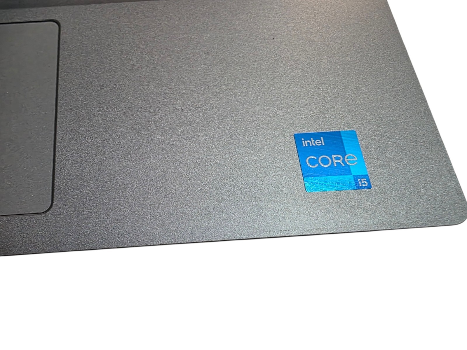 Dell Latitude 5420 | i5-1135G7| No RAM | No SSD/OS | PARTS BROKEN SCREEN READ!!