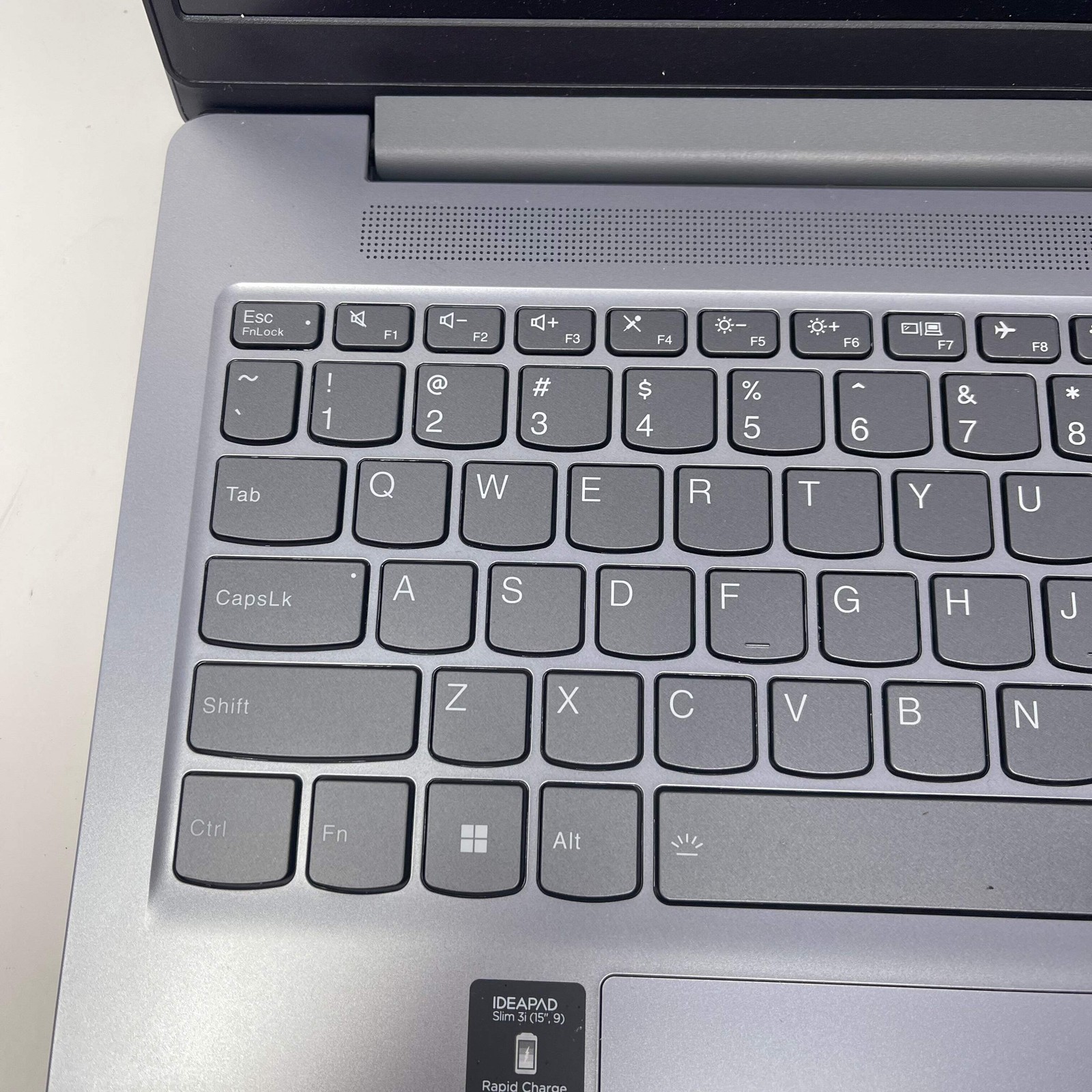 Lenovo ideapad slim 3 15RU9 15.6″ i5-120U 1.4GHz 8GB RAM 256GB SSD