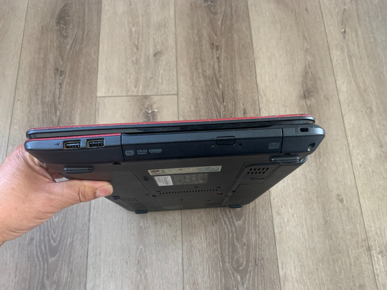 Gateway NV57H62u 15.6″ Intel Pentium B960 2.20GHz 4GB 320GB HDD Win 7 Home
