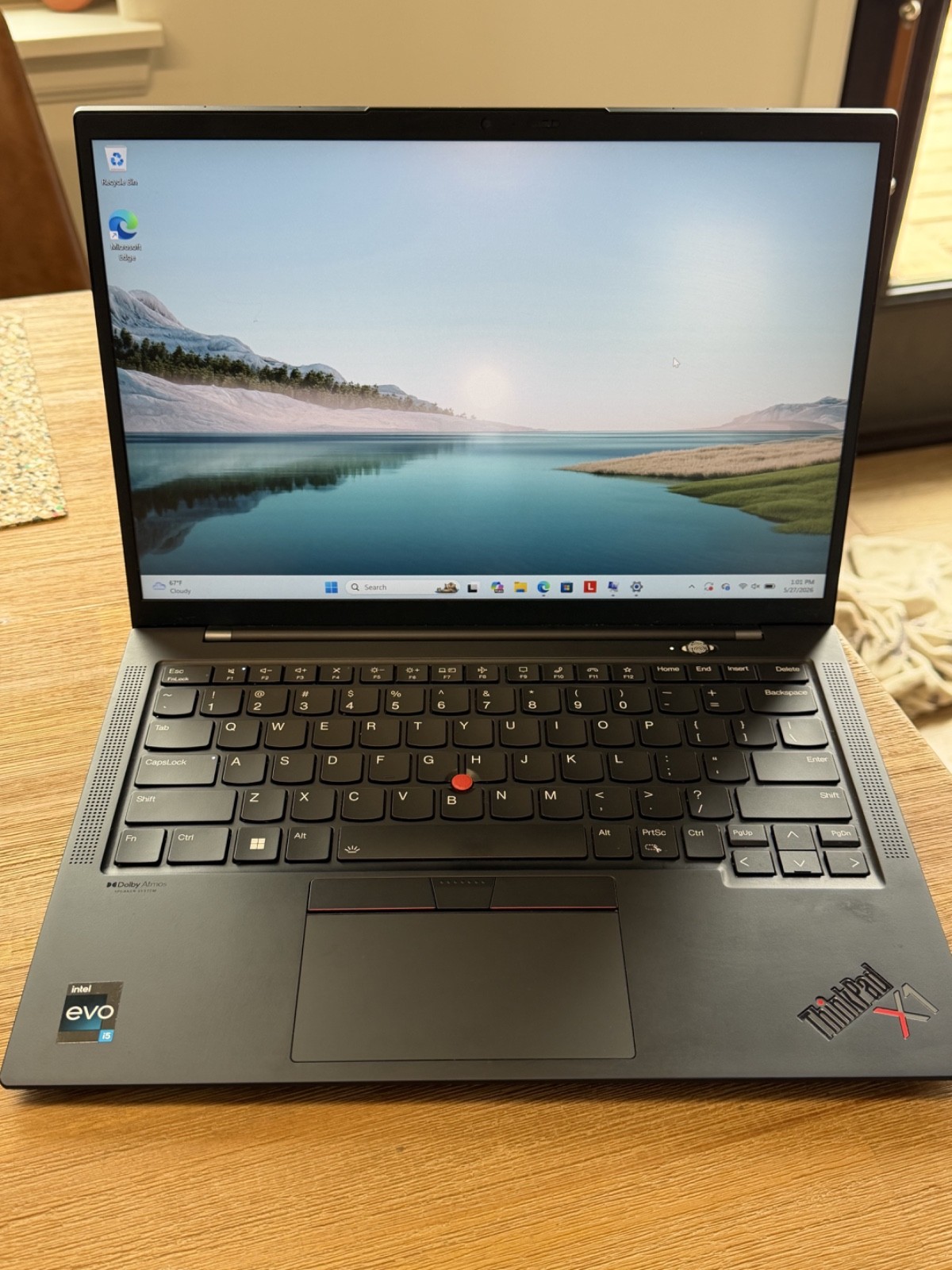 Lenovo ThinkPad X1 Carbon Gen 10 Touchscreen Laptop – i5-1240P/16GB/512GB SSD