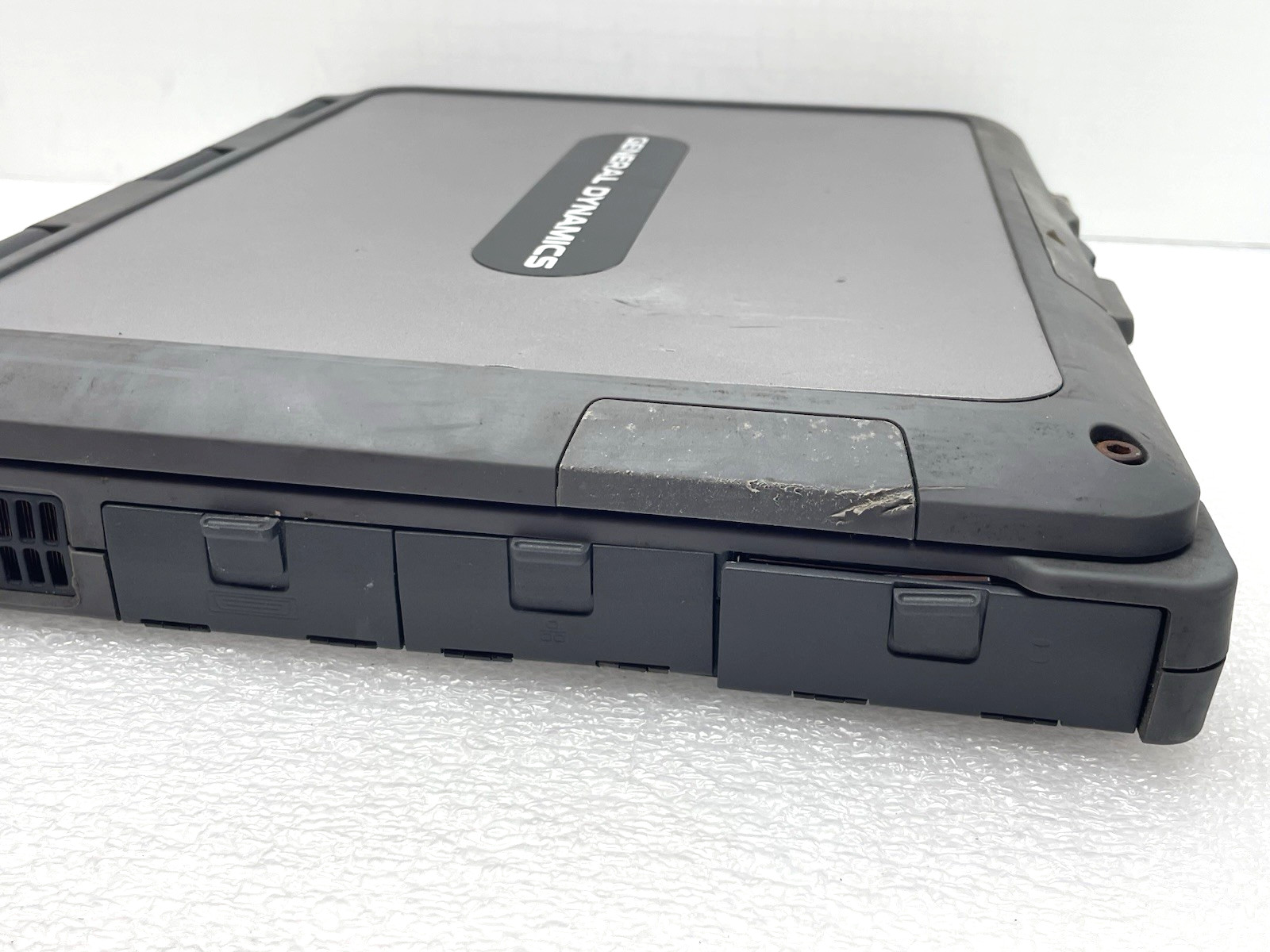 GENERAL DYNAMICS TADPOLE TOPAZ RUGGEDIZED LAPTOP 14.5″ PARTS REPAIR UNTESTED