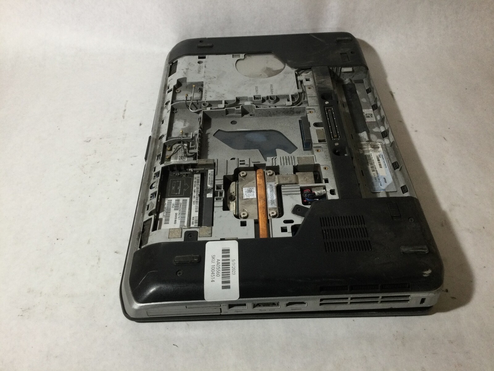 DELL LATITUDE E5530 – BOOTS TO BIOS – INTEL I5 3210 – NO RAM -READ DESCRIP – BB!