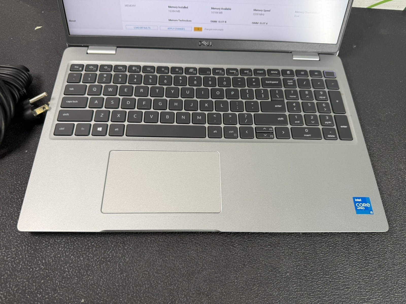 Dell Latitude 5520 15.6″ i5-1145G7 2.6GHz 16GB DDR4 256GB M.2 Laptop W11 Pro