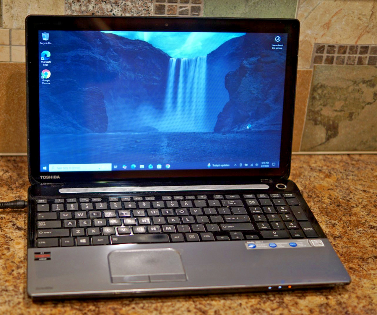 22H2 Version Active WIN10PRO Touch Toshiba Satellite C55t-A@1.40GHz,6GB RAM