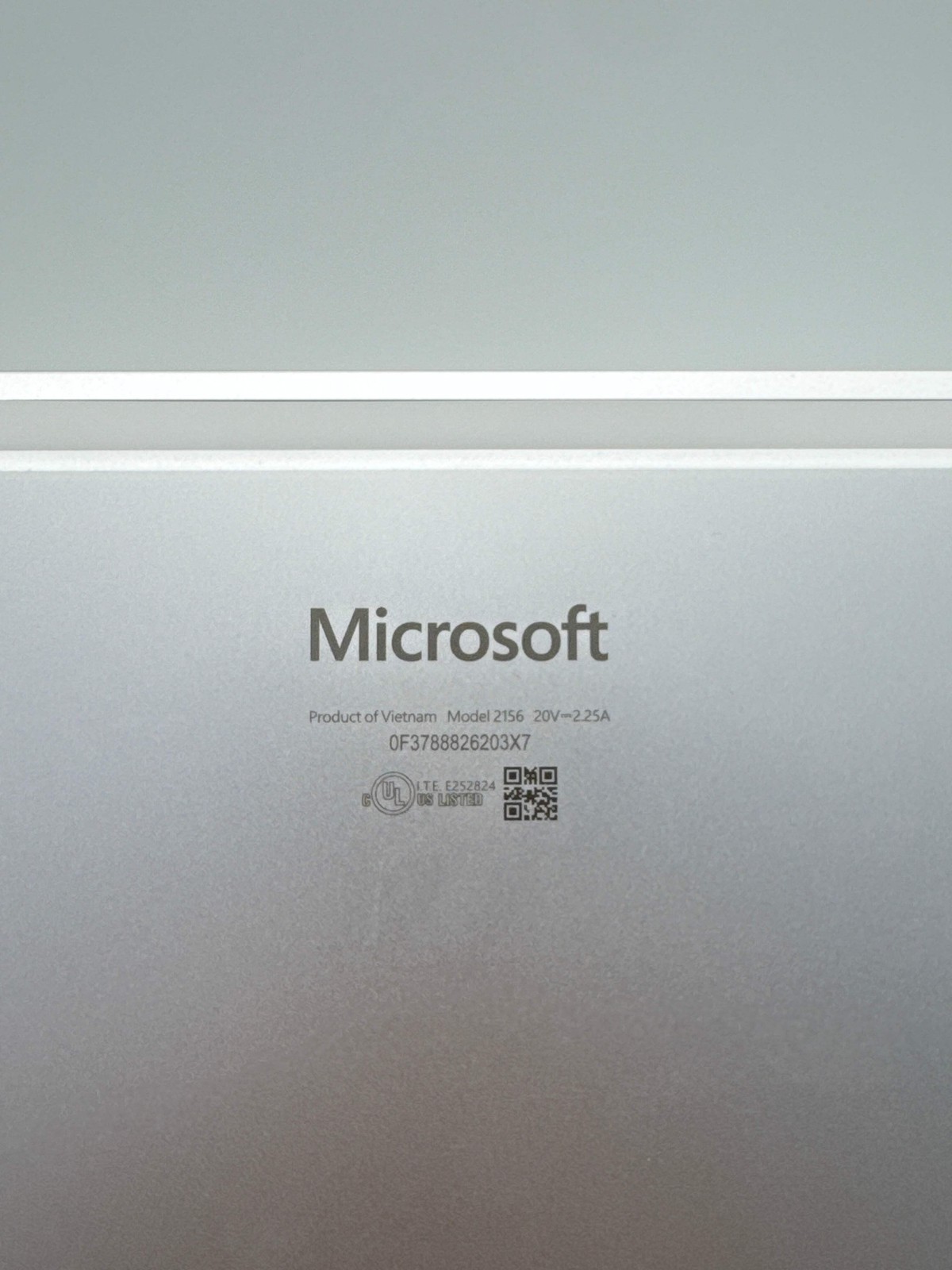 Microsoft Surface Laptop 2156 13″ Core Ultra 5 16GB 512GB Silver Used