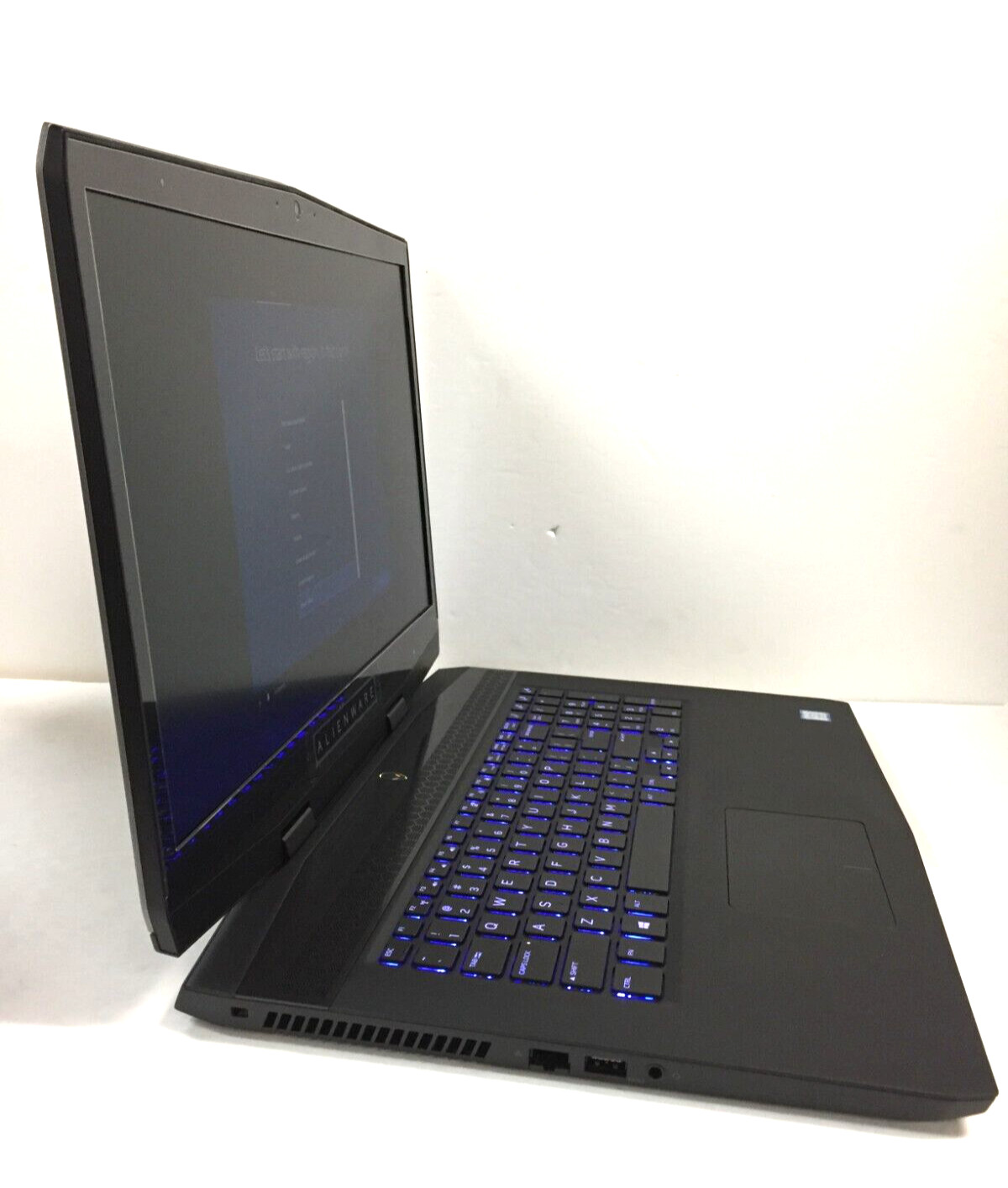 Alienware m17 17.3″ FHD Gaming Laptop/Intel i7-8750H/16GB/1TB HDD+256GB SSD/W10H