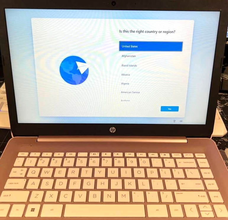 HP 14-inch Laptop Windows 11 Pink – 64GB 4GB RAM – WiFi Issue