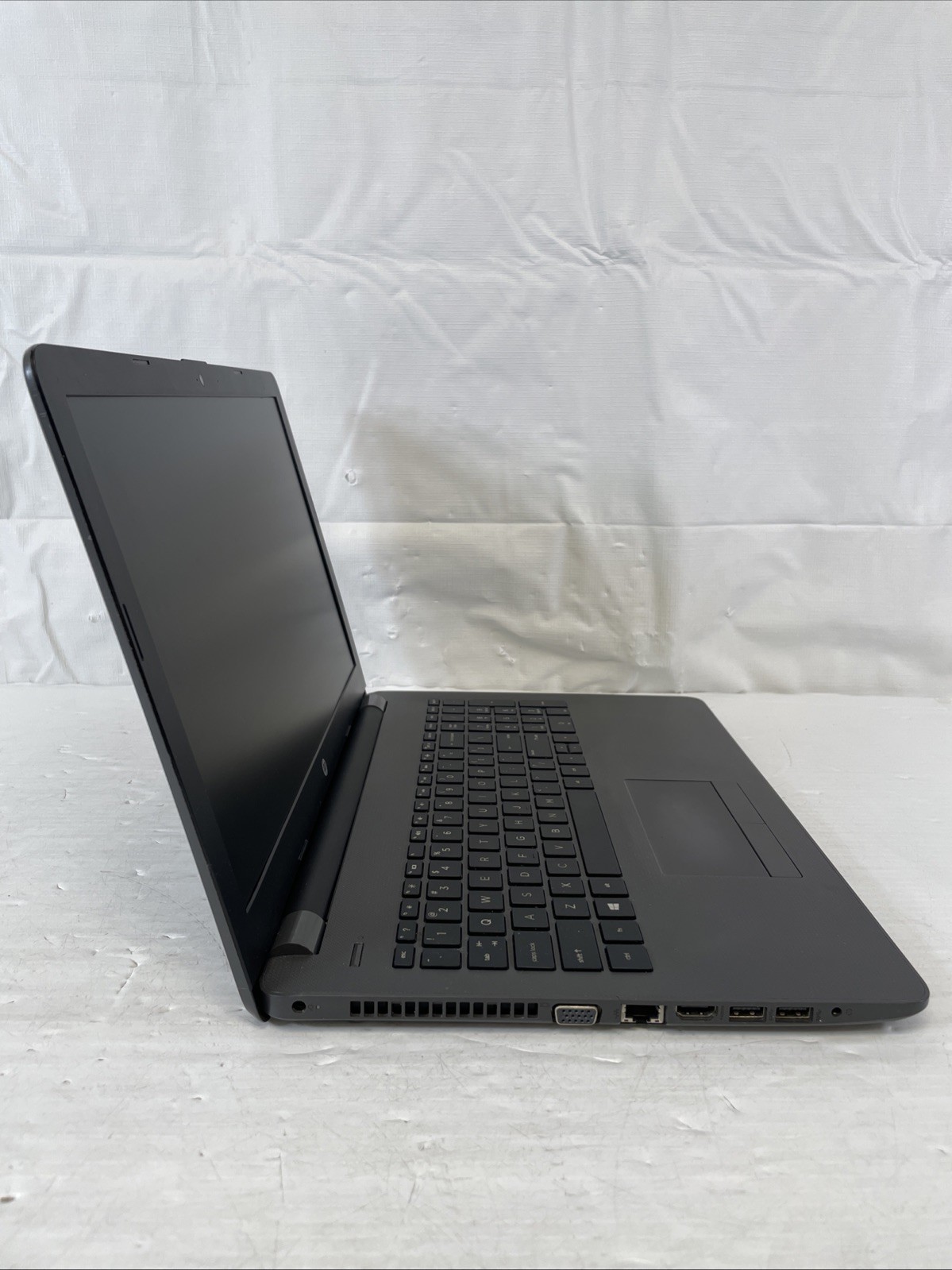 HP 255 G6 15.6″ Laptop AMD E2-9000E 1.5GHz 8GB RAM 240GB SSD Radeon R2 Win10 Pro