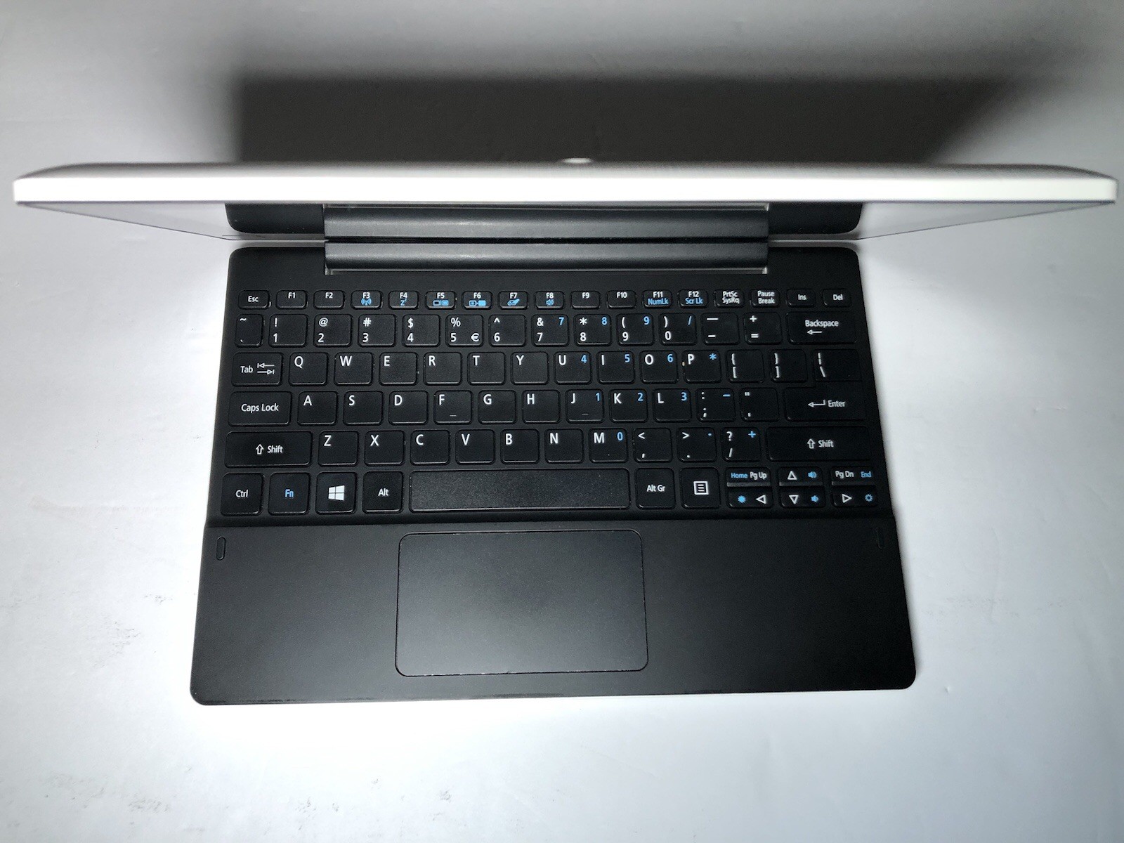 Acer Aspire Switch 10” White Notebook Laptop *FOR PARTS/REPAIR **Read