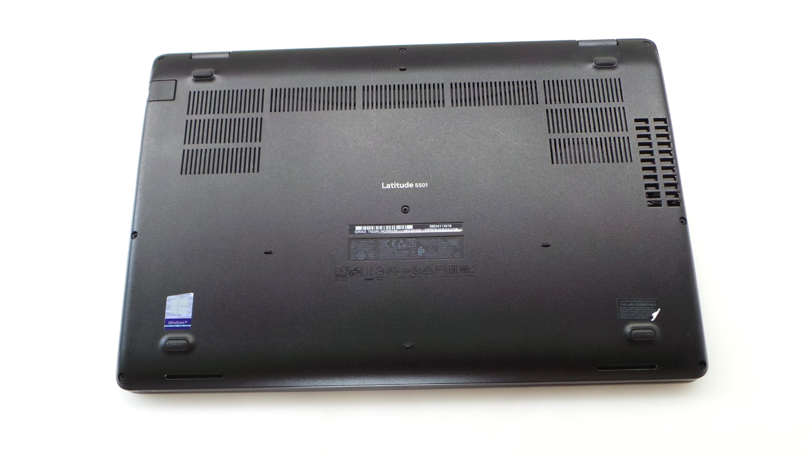 Dell Latitude 5501 | 15.6″ | i7-9850H 2.60GHz | 16GB RAM 256GB NVMe | WIN 11 PRO