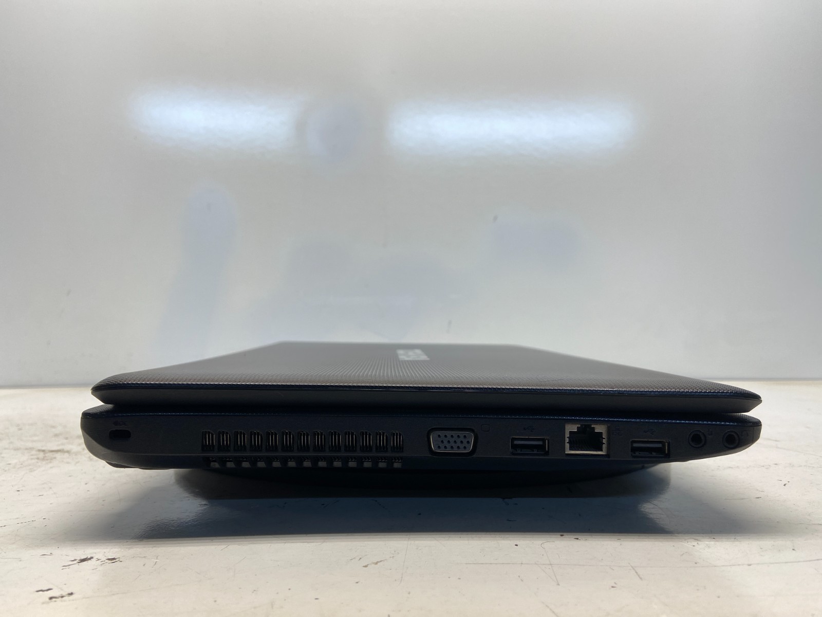 Toshiba Satellite C655D-S5086 AMD V Series V140 2.3GHz No RAM NO HDD – FOR PARTS
