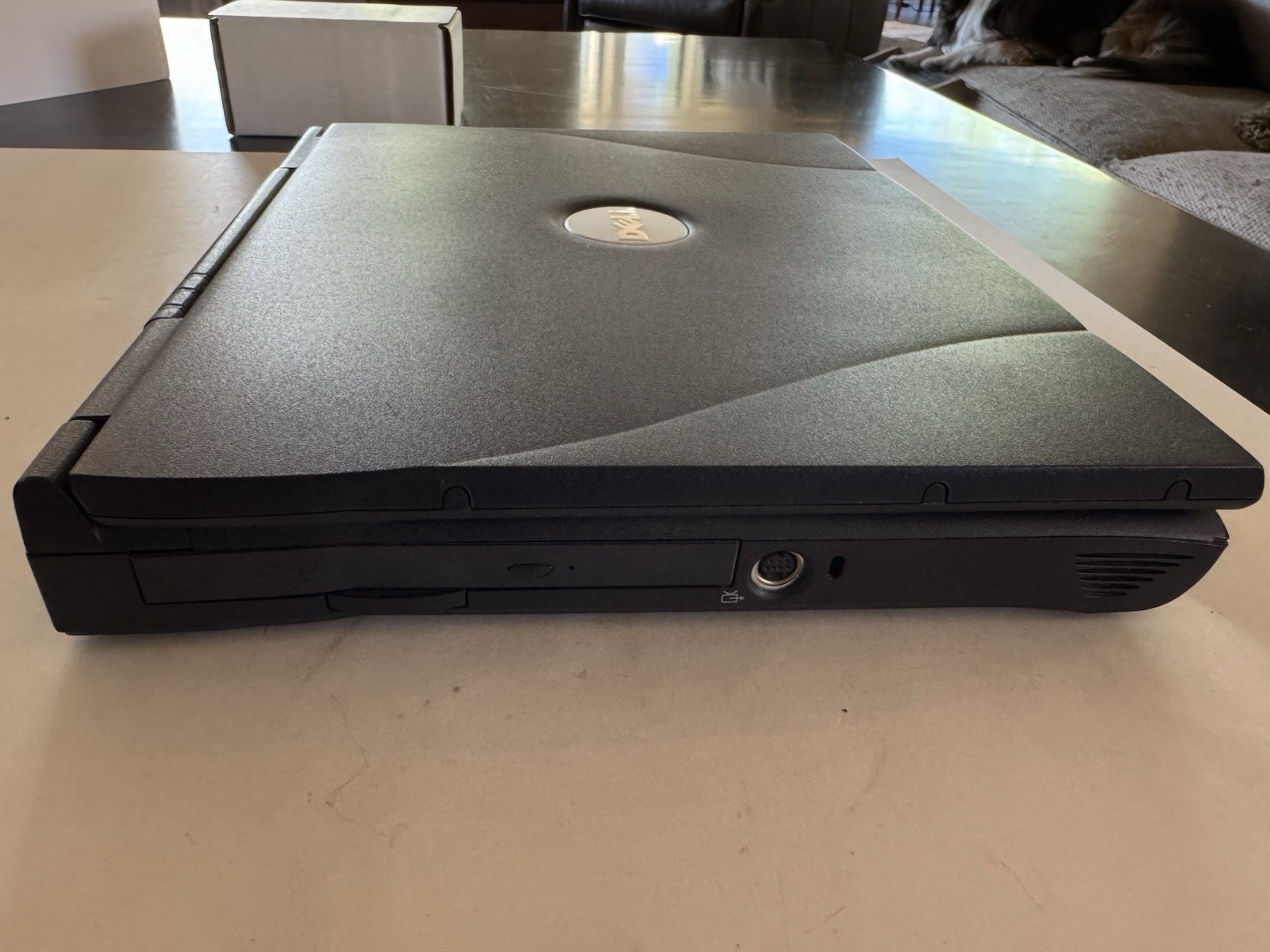 Dell Latitude C800 Laptop Pentium III 850Mhz 256MB 20GB 15″ Windows 2000 Working
