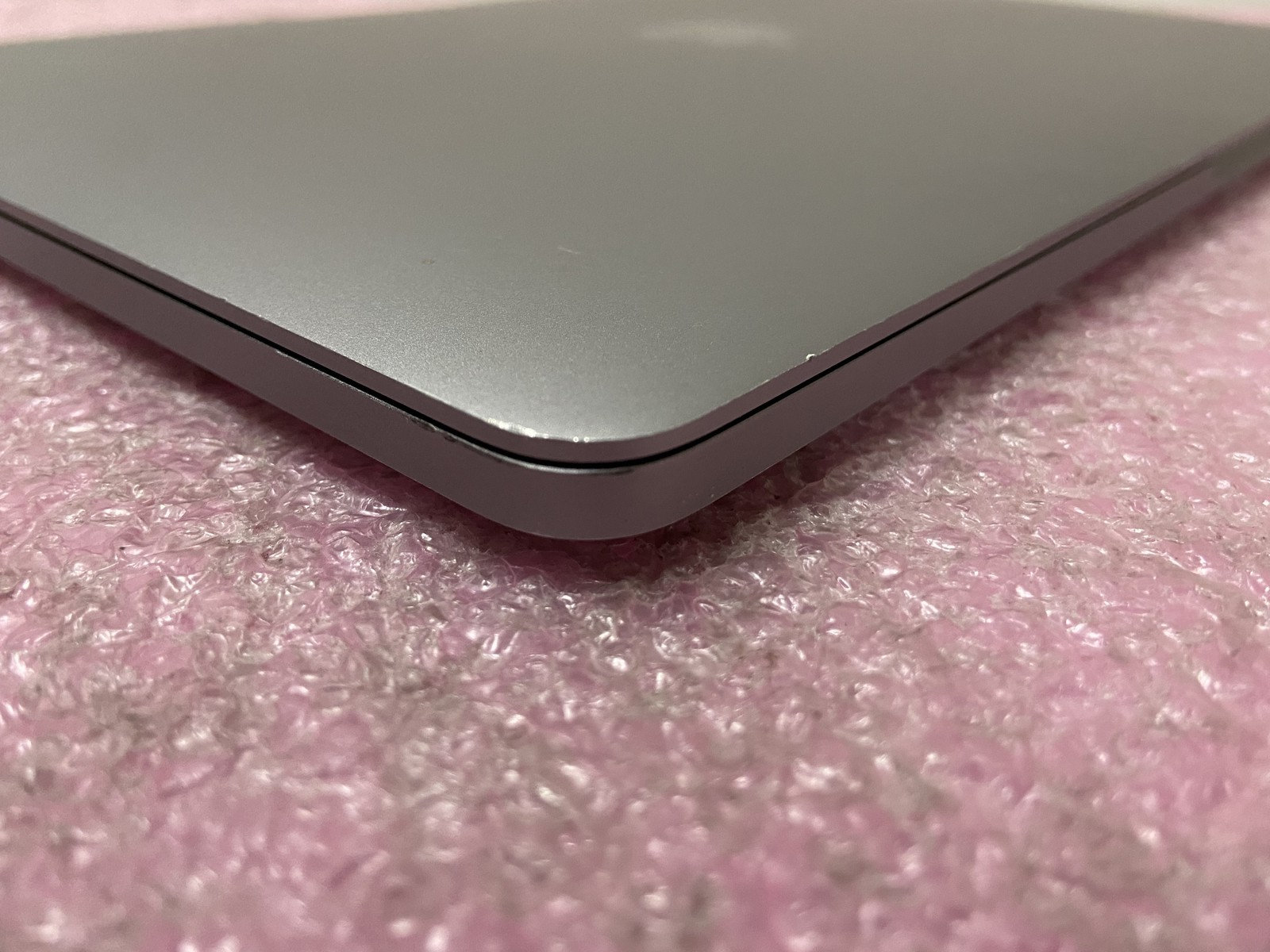 Apple MacBook Pro A1708 2017 13.3″ i5-7360U 8GB RAM 256GB SSD *Read* – LP50A