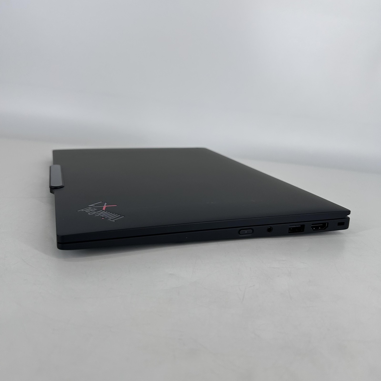 Lenovo ThinkPad X1 Carbon Gen 13 14 TOUCH 2.1 GHz Ultra 5 226V 16GB 512GB SSD