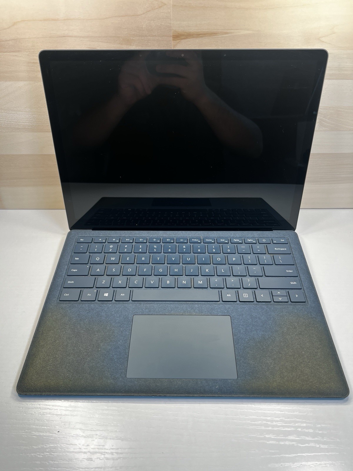Microsoft Surface laptop 2 13.5″ (256GB, Intel Core i5 8th Gen. 1.60 GHz, 8 GB)