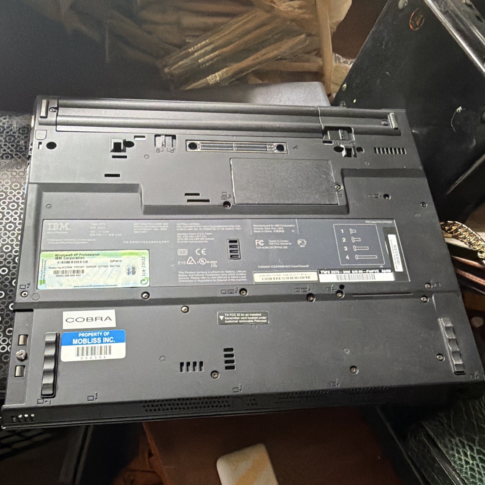 IBM ThinkPad 14in Pentium M 1.60GHz 512MB 40GB HDD Win XP Pro Black