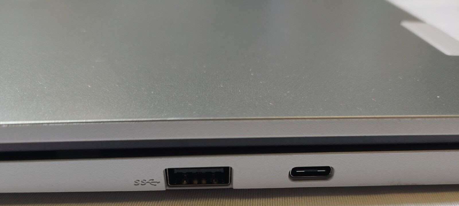 ASUS Chromebook CX1 15.6″ 64GB Laptop (CX1500CKA-DH01-CB)