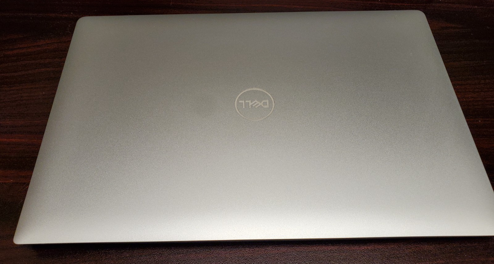 DELL XPS 15″ 7590 w/power adapter