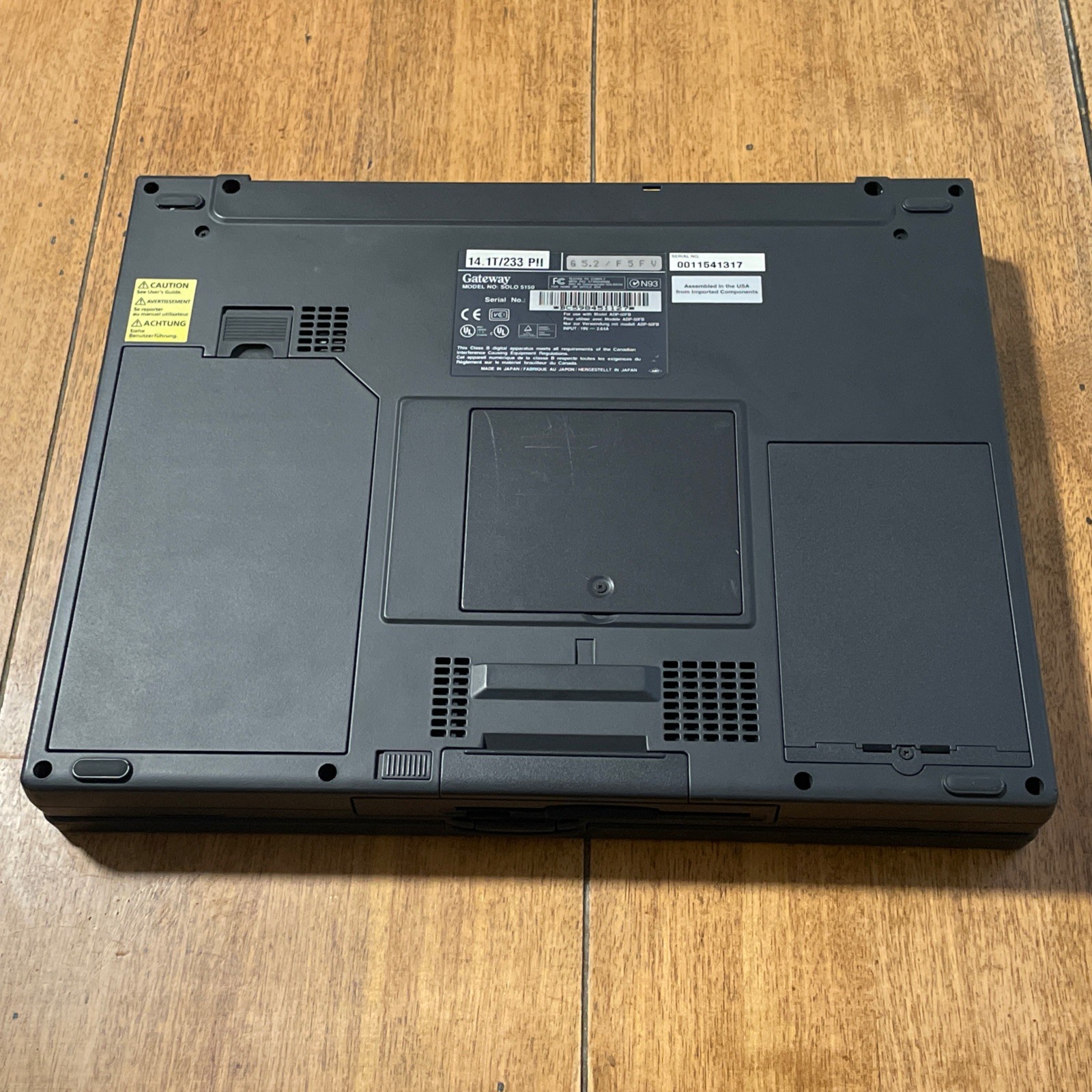 Gateway Solo 5150 Windows 98 Laptop
