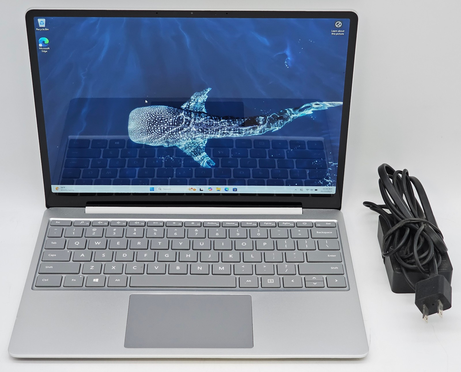 Microsoft Surface Laptop Go – 12.4″ Touch – i5-1035G1 4GB RAM 64GB SSD – Win 11