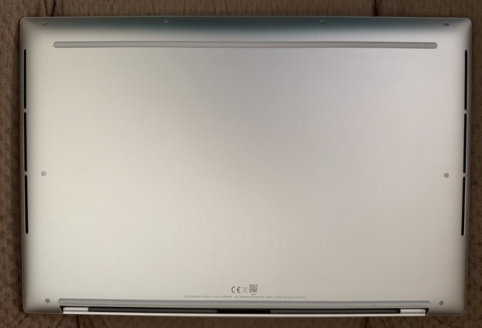 Dell Premium 16″ 4K OLED Laptop (Core Ultra 7 255H, RTX 5050, 32GB RAM, 1TB SSD)