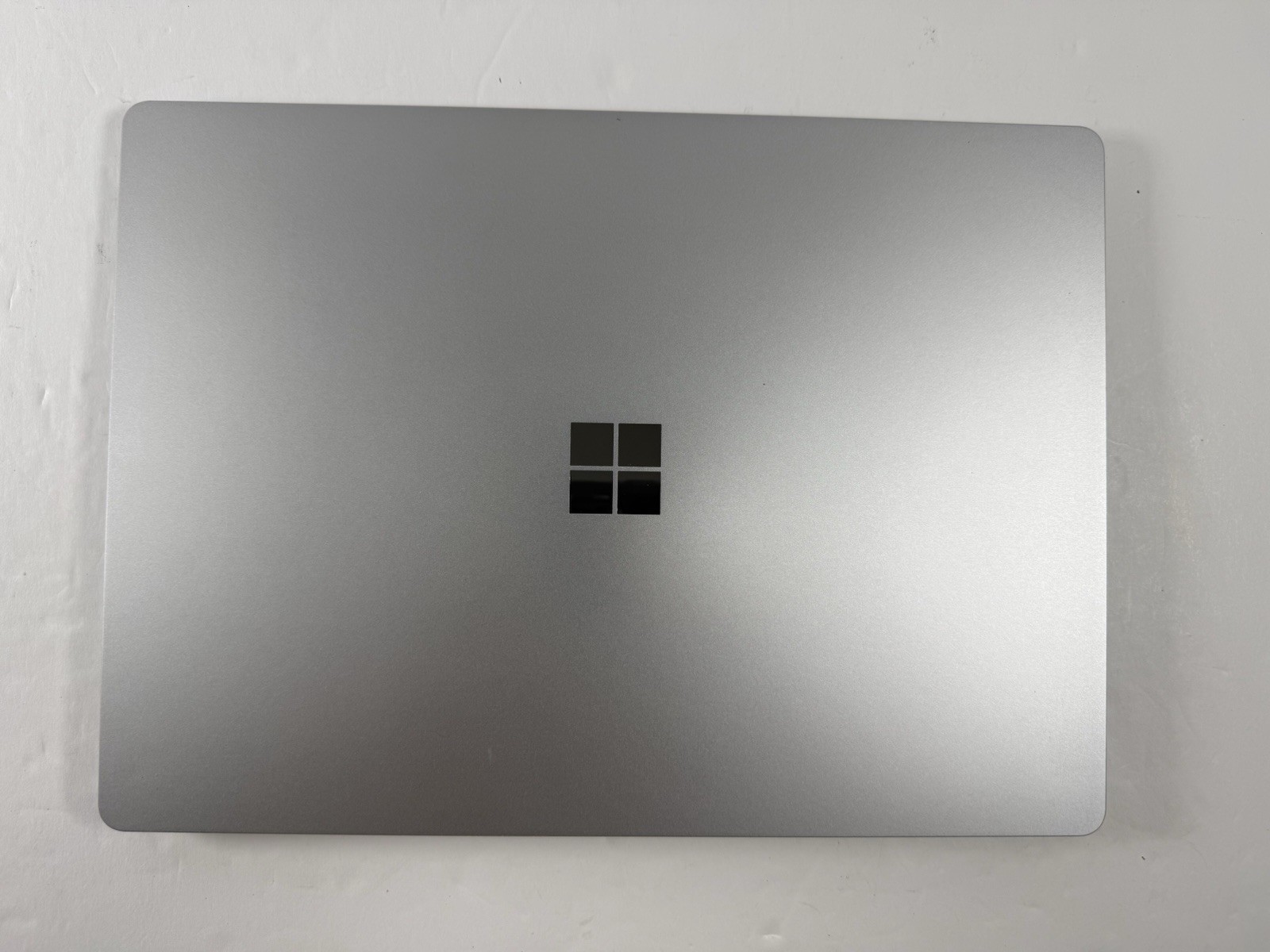 Microsoft Surface Laptop 5 13.5” 1950 Intel Core i7-1265U 16GB RAM 512GB NVME