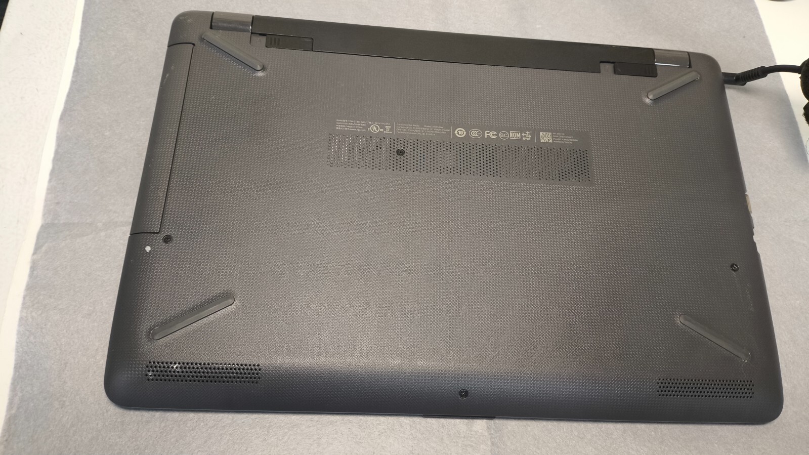 HP NOTEBOOK 255 G6 15.6″ AMD WINDOWS 10 PRO Works great