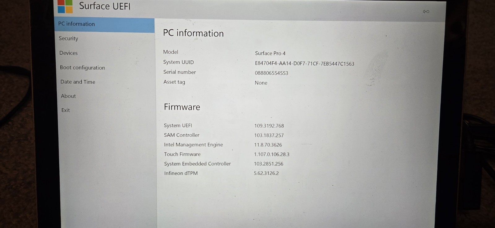 Microsoft Surface Pro 4 – 12.3″ Intel i5-6300U 4GB RAM 128GB SSD Windows 11
