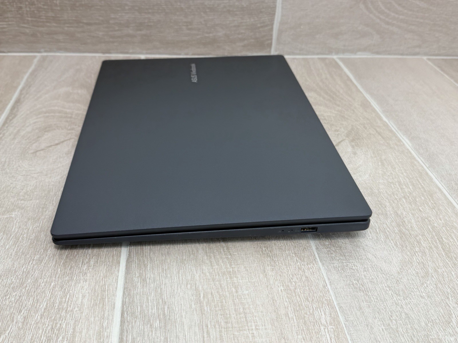 ASUS Vivobook 16 M1607K 16” AMD Ryzen AL 5 330 16GB RAM 512GB NVMe SSD Win-11