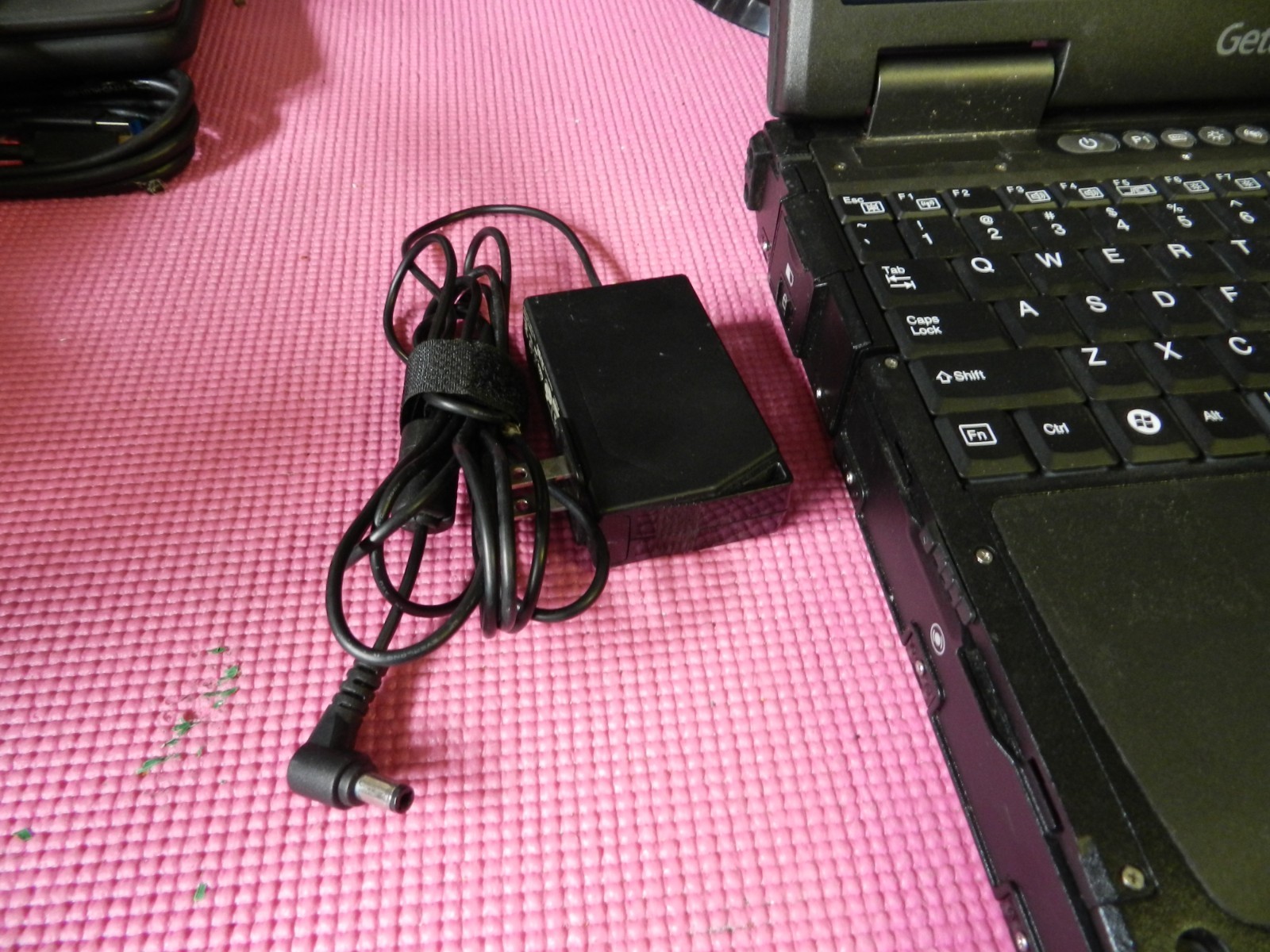 Getac B300-X Rugged Laptop i7-L6200 2.0GHz 4GB RAM w/battery & charger No HD