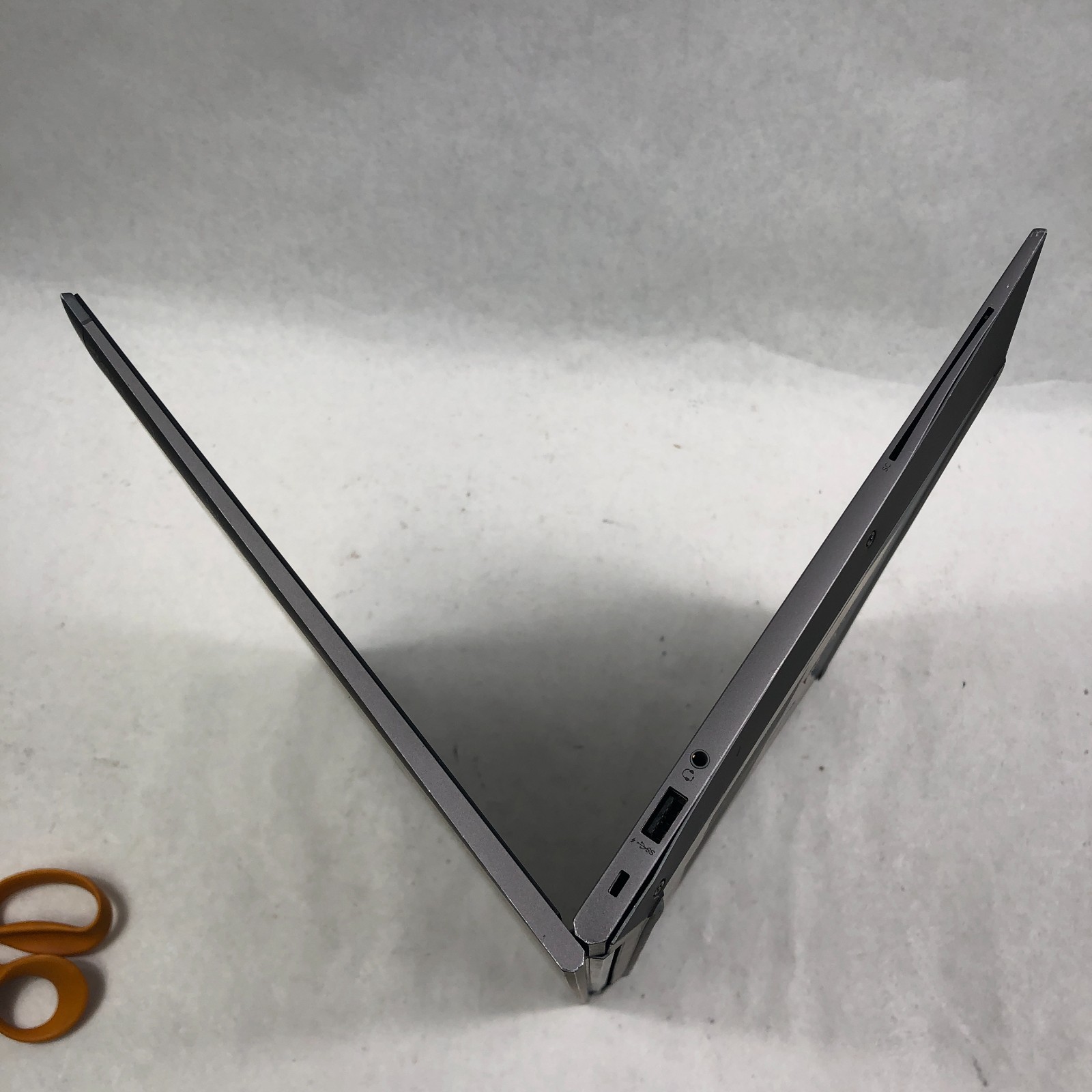 HP ZBook Firefly 15 G8 Mobile Workstation i7-1185G7 16GB RAM No SSD No OS READ