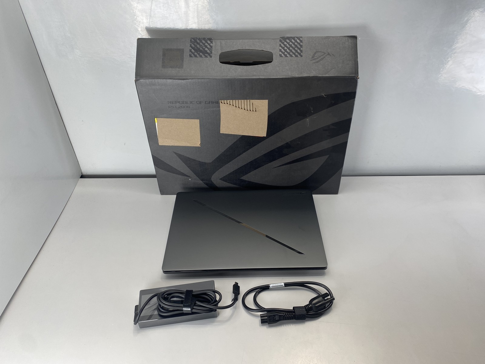 Asus Laptop ROG Zephyrus G16 GU605MI 16″ Intel Core Ultra 9 185H 1TB RTX 4070
