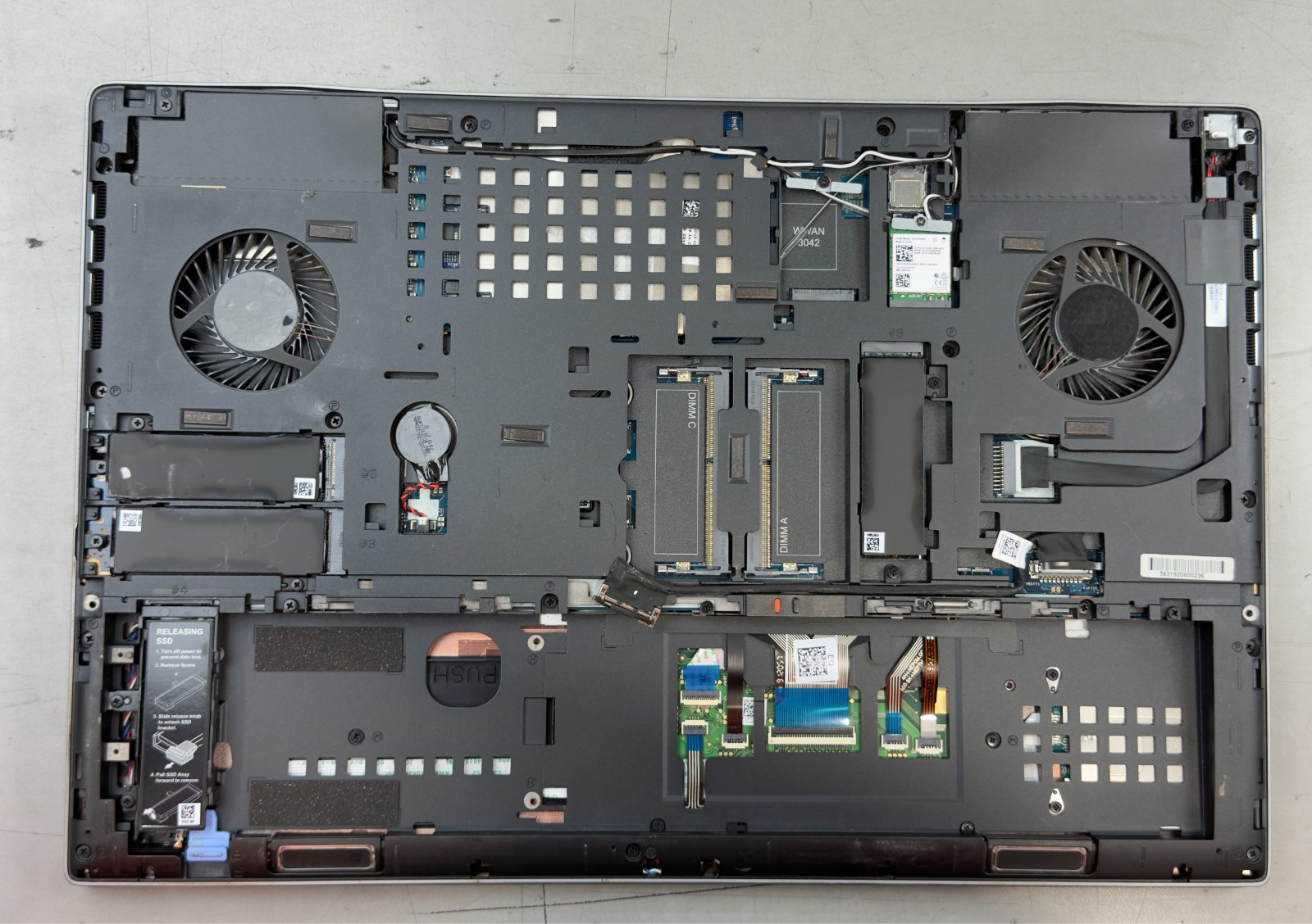Dell Precision 7740 i9-9980HK / 32GB RAM / RTX 3000 / NO SSD -RL6041