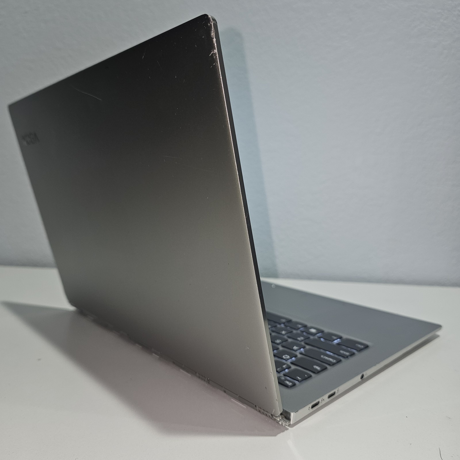 Lenovo Yoga 920-13IKB 2-In-1 Touch Intel i7-8550U 16GB RAM 512GB SSD USB-C