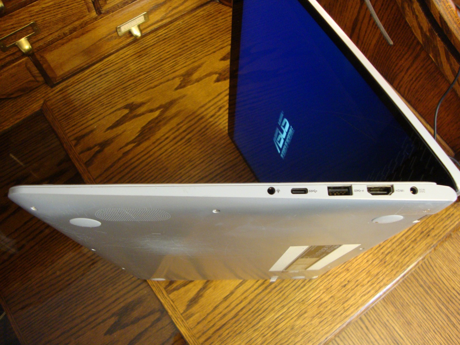 ASUS Q505UAR | INTEL CORE I5-8250U @ 1.60 GHz 1TB HDD 24GB RAM Windows 11 Home