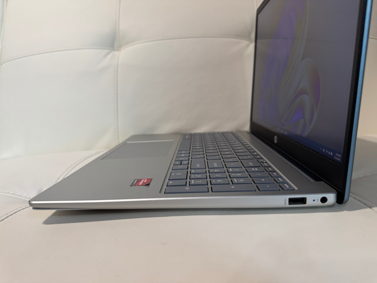 HP Laptop 15.6″ AMD Ryzen5 7520U 8GB Ram 256GB SSD Windows 11 Home