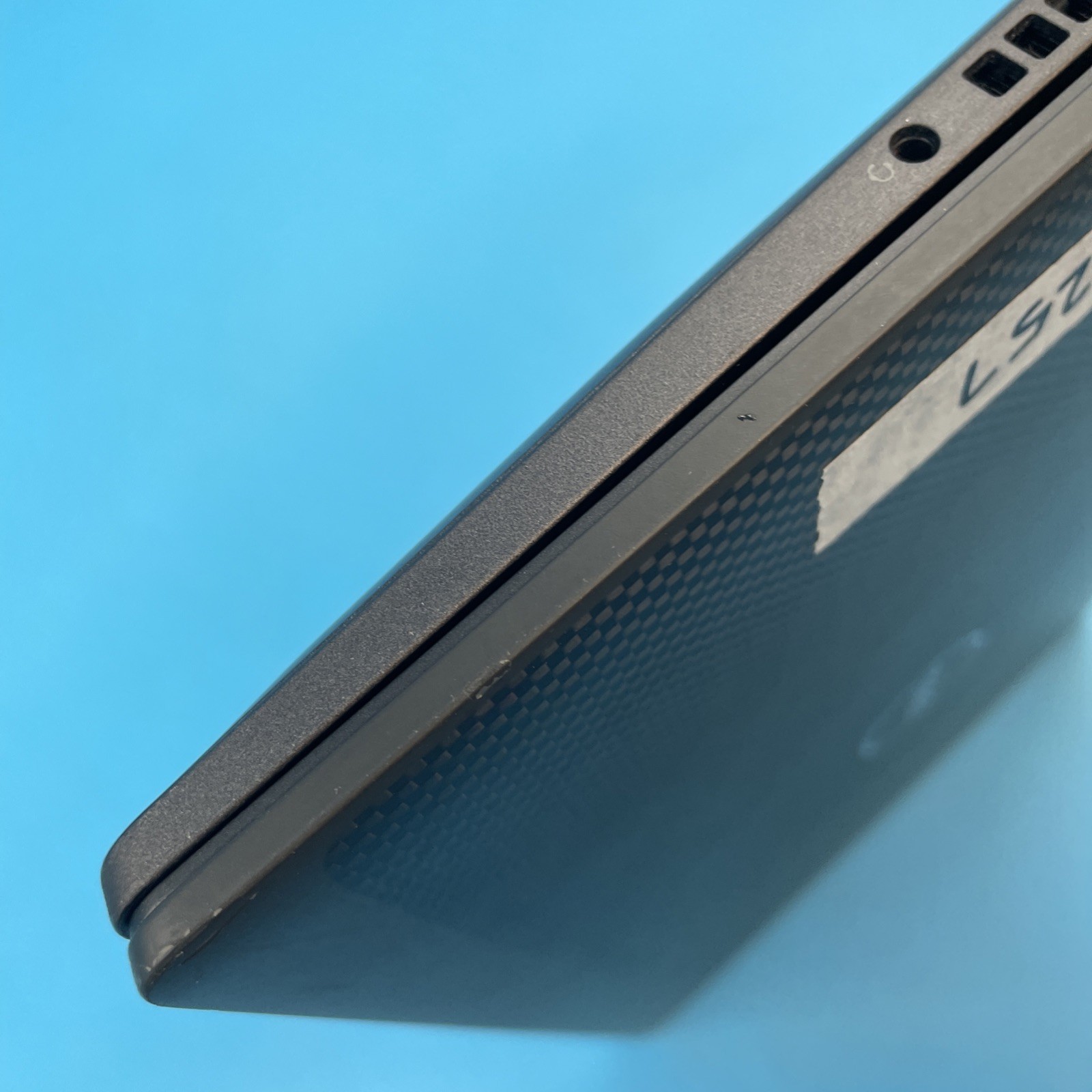 Dell Latitude 7430 | i5-1240P | 16GB RAM | 256GB SSD | NO OS | 98% BATTERY