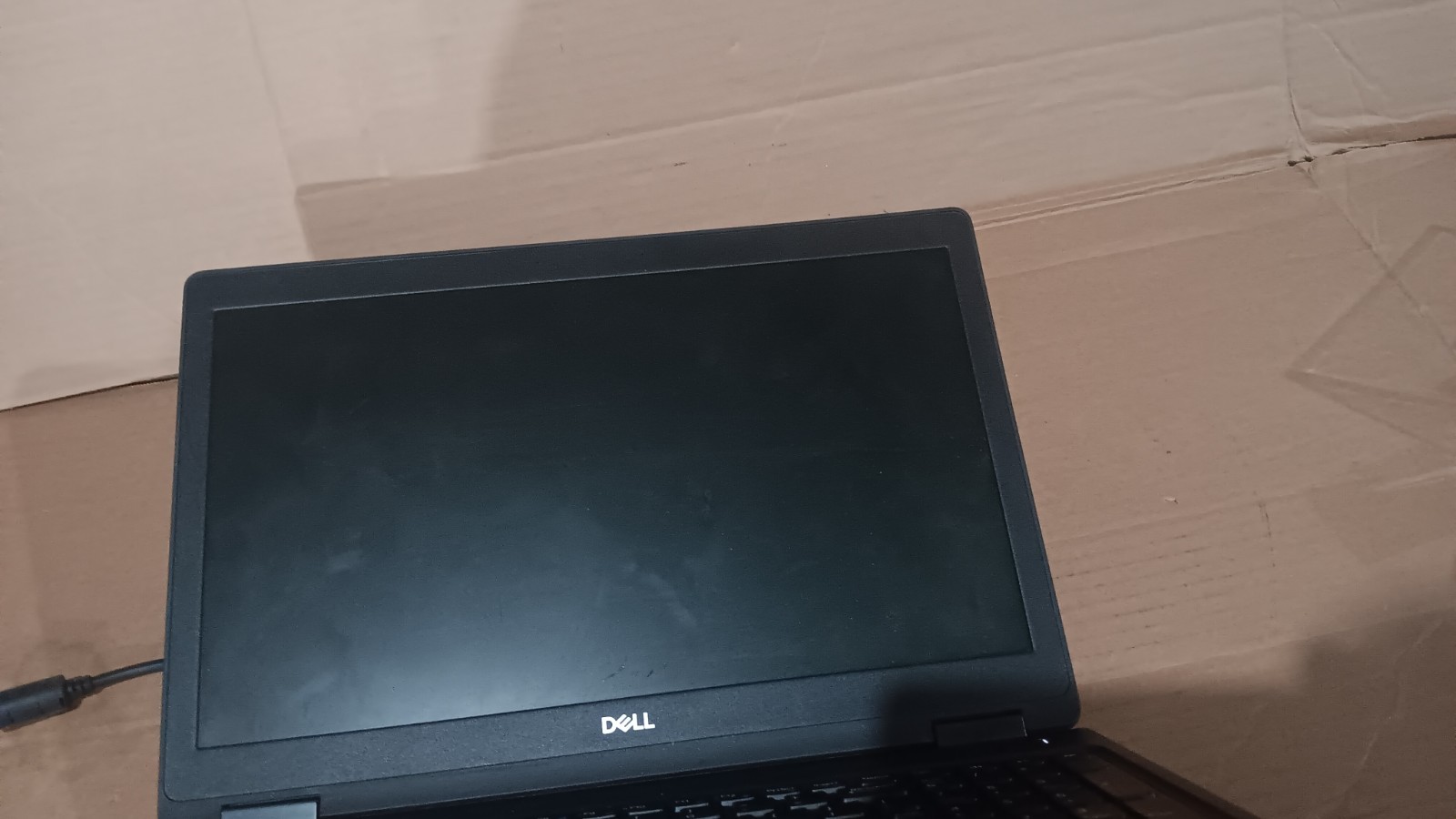 Dell Latitude 5590 Laptop intel core i7-8th gen 15.6″ LCD screen for Parts Repai