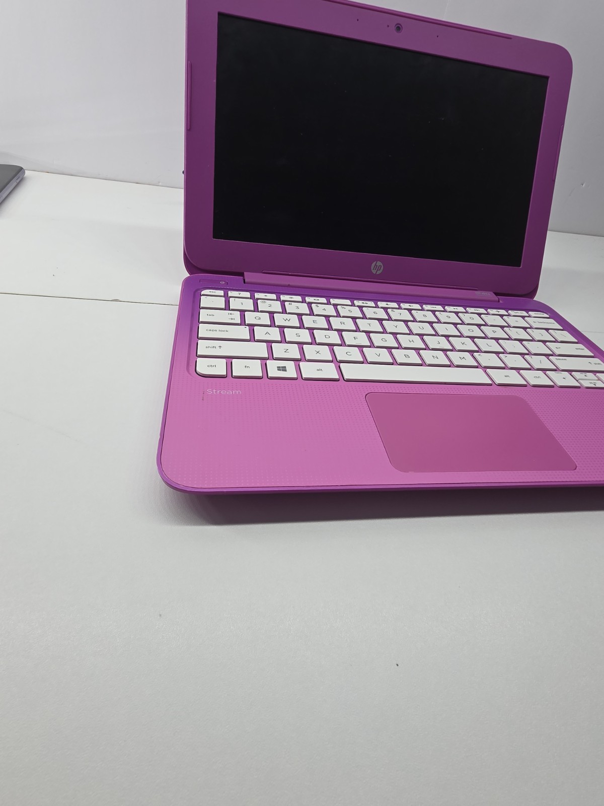 HP Stream 11.6″ Notebook PC 11 Celeron N2840 2.16GHz 2GB 64-bit W8.1 Pink