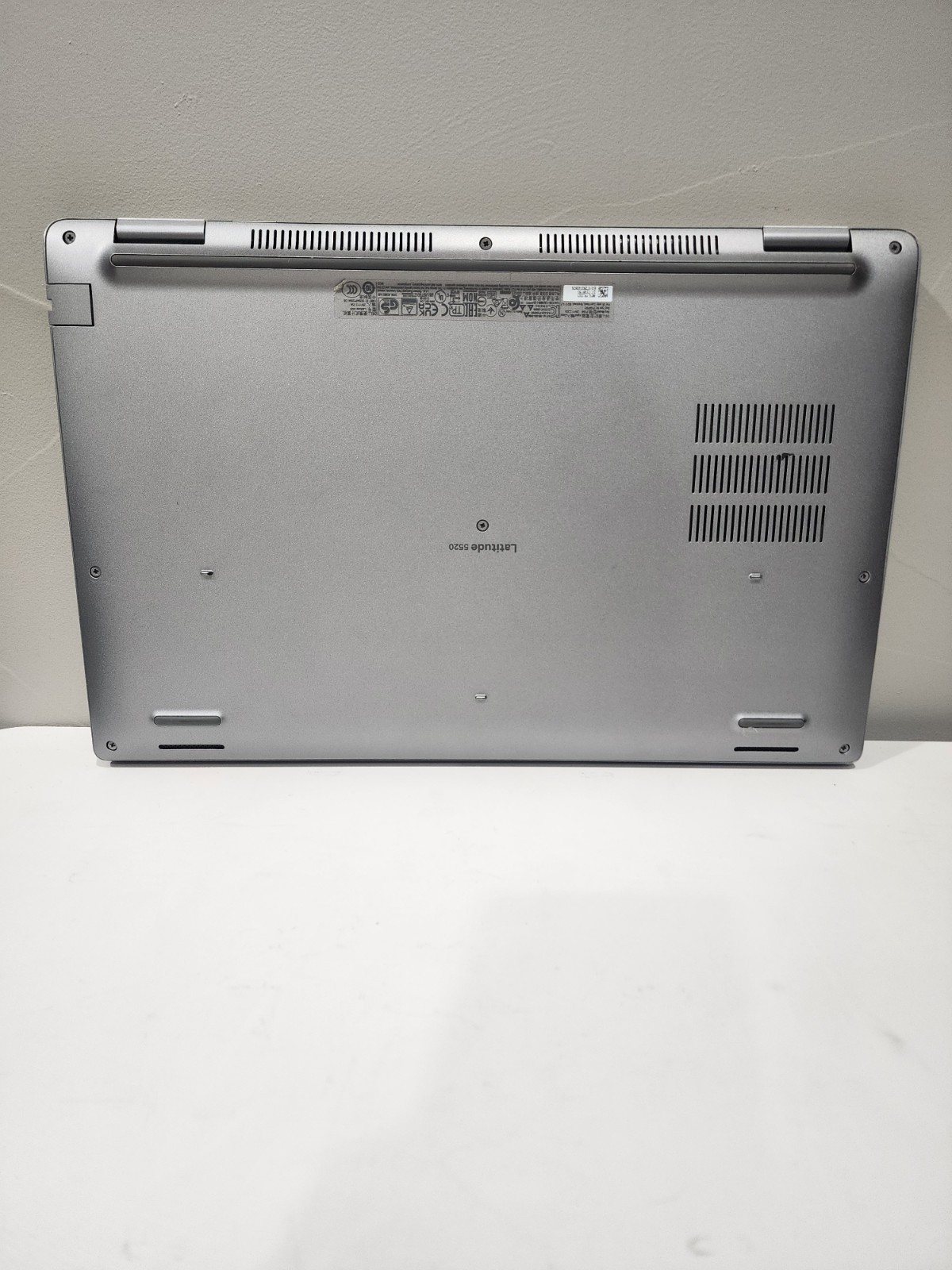 Dell Latitude 5520 GRADE B i5-1135G7 – 32GB Ram – 256GB SSD – NO AC
