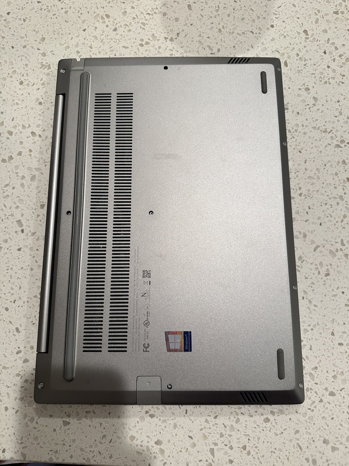 Lenovo Thinkbook 14 IIL 14″ (256GB SSD NVMe, Intel Core i5-1035G1, 8GB RAM)