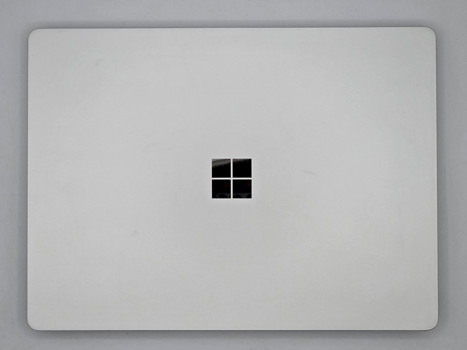 Microsoft Surface Laptop Go 2 12″ 1536 x 1024 Touch I5-1135G7 128GB SSD 8GB W11