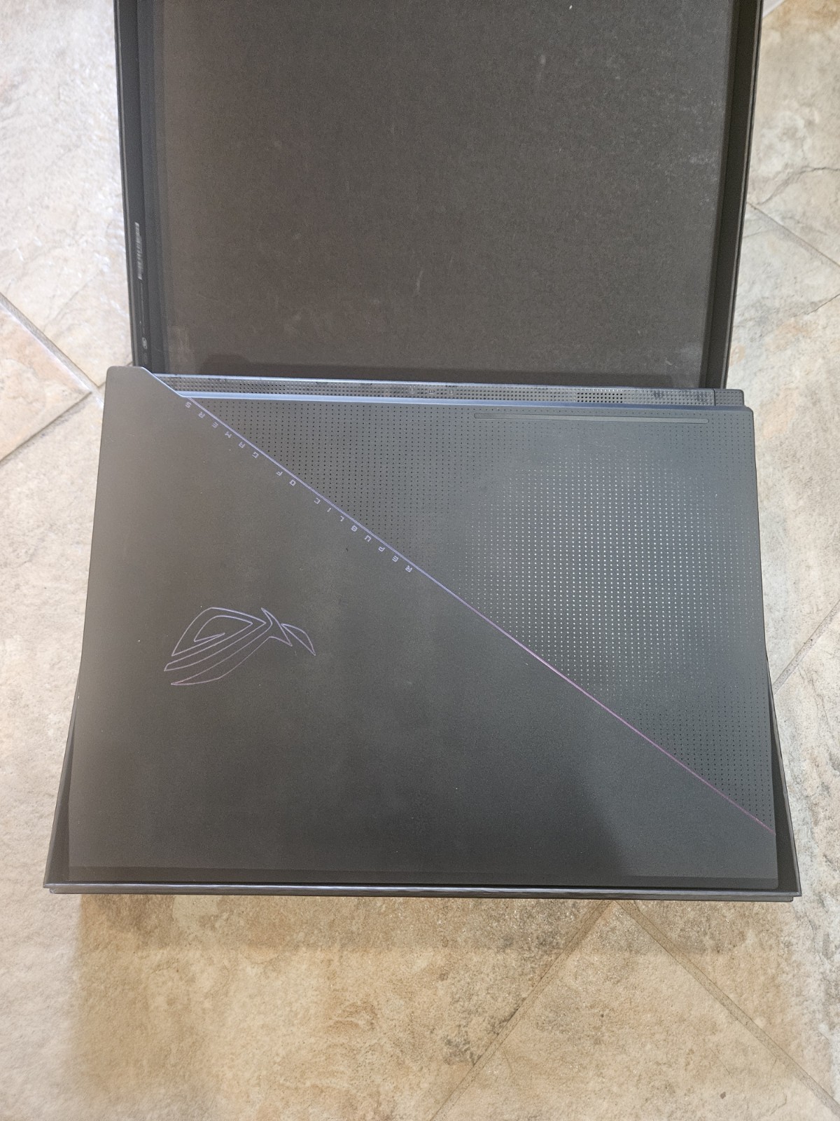 Asus ROG Zephyrus Duo 16 GX650PY-XS97 RTX 4090 64GB 2TB Gaming Laptop