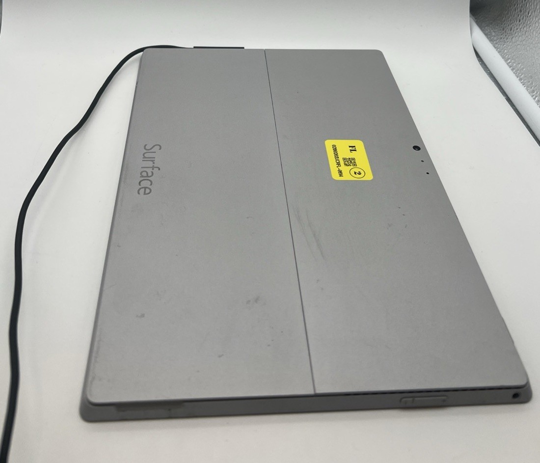 Microsoft Surface Pro 4 Core i5-6300U 2.4GHz 4GB RAM 128GB SSD 2/3