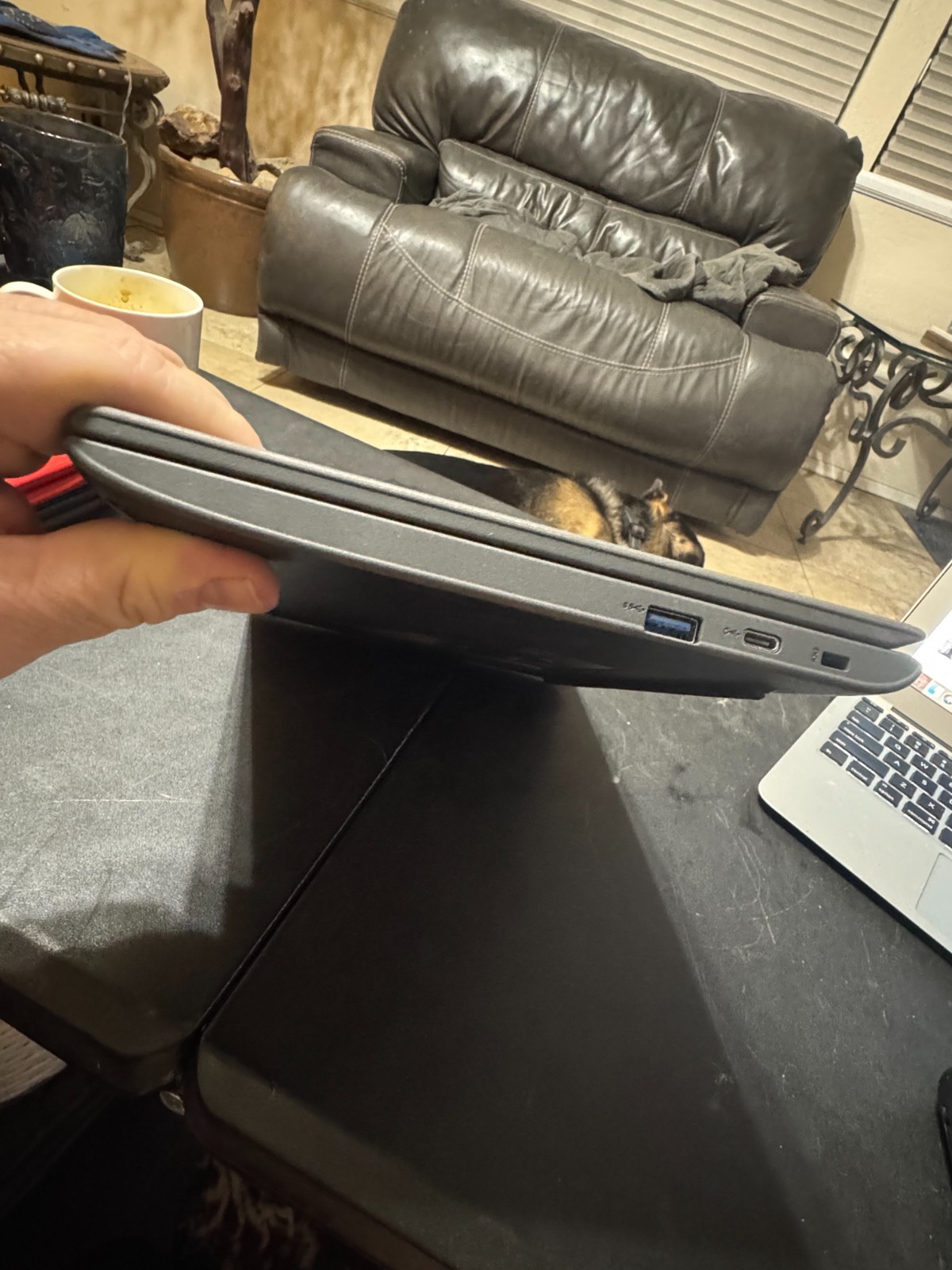 Lenovo Chromebook 100e 2nd Gen Black w/power cord Parts Not Working w/free ship!