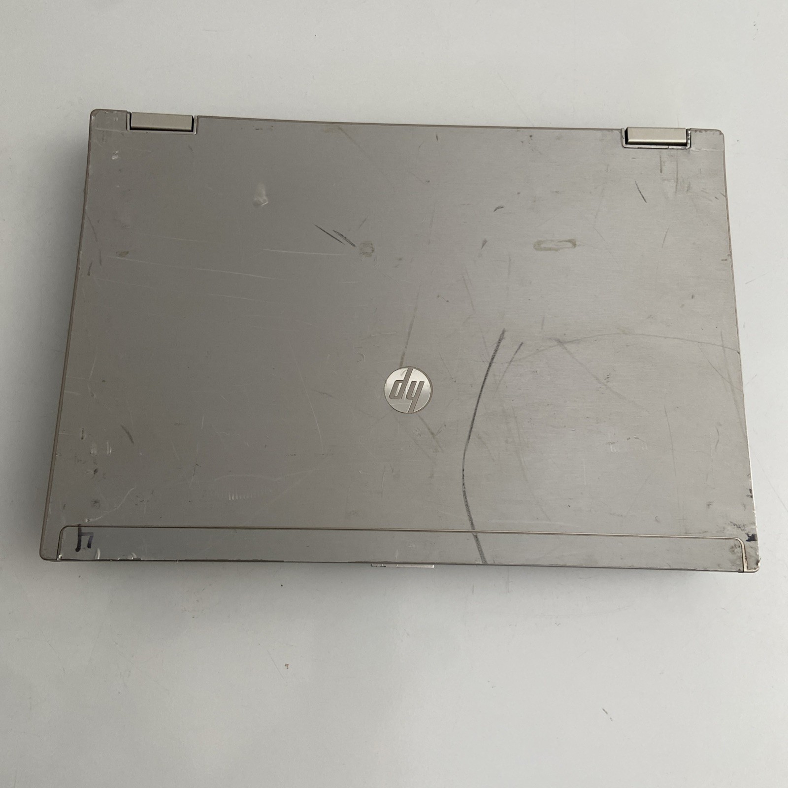 HP EliteBook 8440P Intel i5-M520 2.4GHz 4GB 160GB HD NO COVER , NO BATTERY AS IS