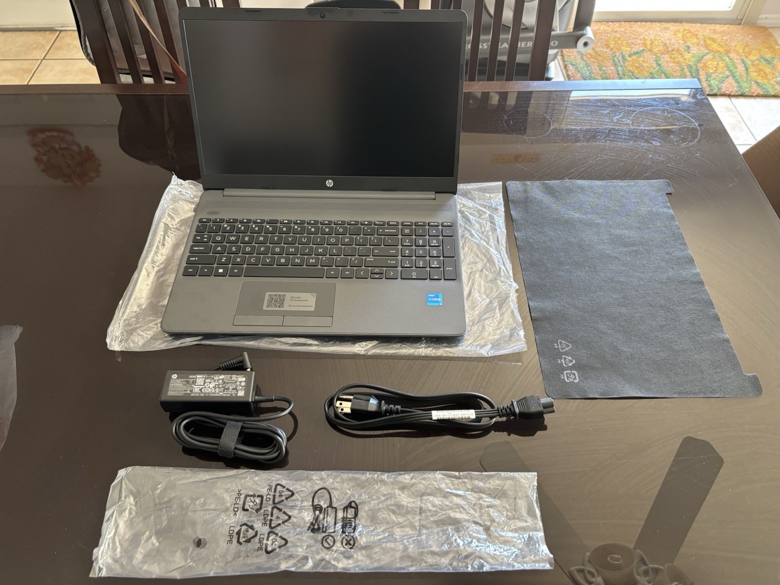 HP 250 G8 Laptop – 256GB SSD – 8GB Ram – Intel I3 CPU – Unused, No Box (Gray)