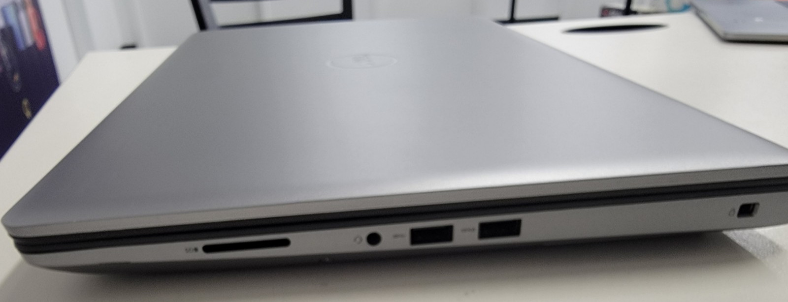 Dell Precision 7550 15.6″ Laptop i7-10850H Quadro T2000 RAM 48GB 1TB SSD W11PRO