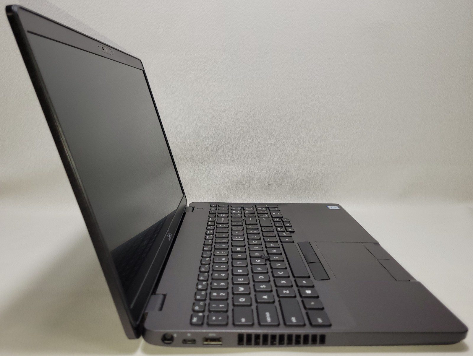 Dell Latitude 5500 i7-8665U 8GB NO ADAPTER (UID TEE5002A20)